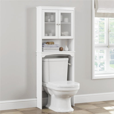 Au-dessus de l'armoire de toilette pour le rangement de la salle de bain
