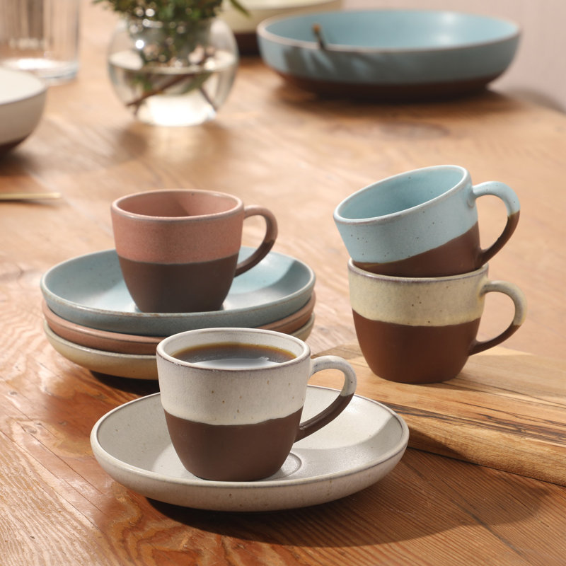 Ensemble de tasses et de soucoupes 8 pièces Gibson Elite William Crest, 4 tasses en grès et 4 soucoupes, glaçure réactive, tasses à espresso 3,5 oz, soucoupes de 5,5 po, ensemble de café rond, va au micro-ondes et au lave-vaisselle - couleurs variées