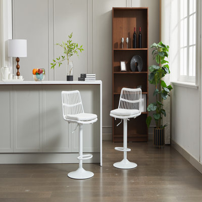 Set of 2 Rattan Bar Stool, 360 Swivel Bar Chair, Counter Height Chair with Footrest for Kitchen, Dining Room