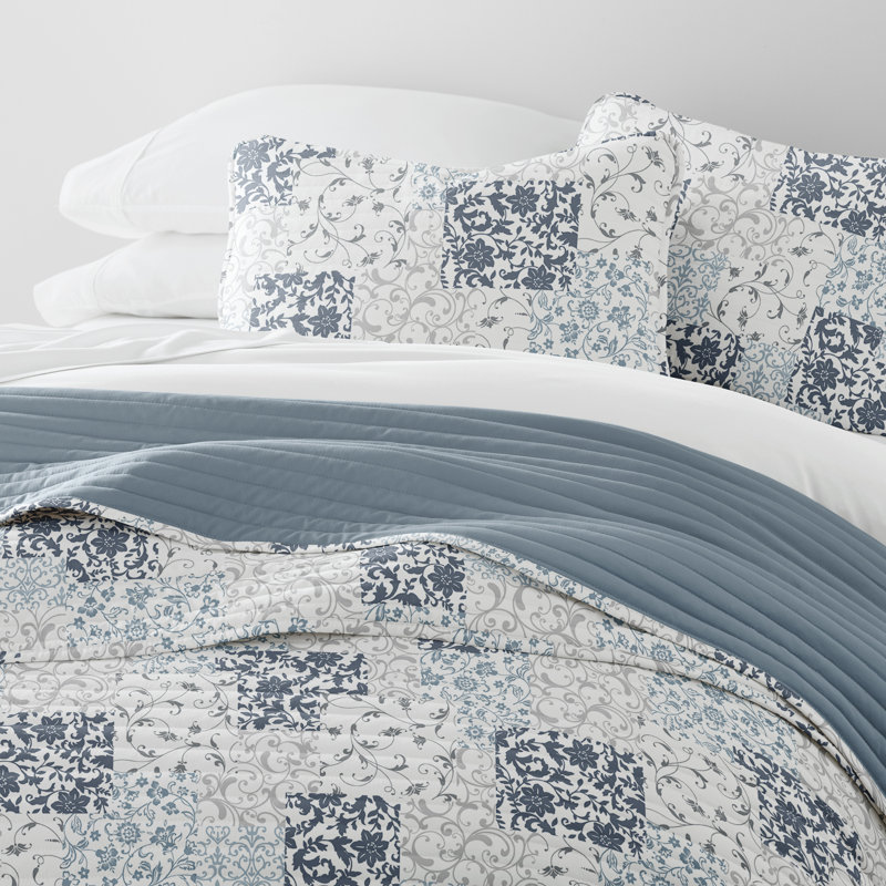 Dusk Blue Twin Reversible Microfiber Quilt Set with Shams
