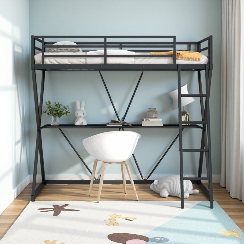 Lit mezzanine simple avec bureau, échelle et garde-corps pleine longueur, structure en forme de X