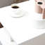 Table de bout chic 20 po, en forme de S blanc avec rangement, table d'appoint moderne et gracieuse, construction