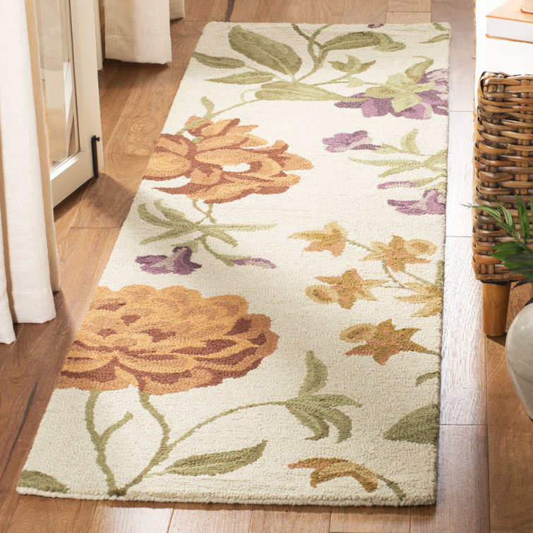 Emrick Hand Hooked Wool Floral Rug