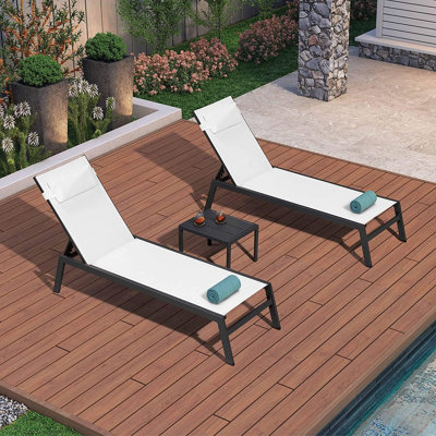 Chaise longue d'extérieur en aluminium avec table d'appoint et coussin pour la piscine extérieure