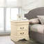 Table de chevet classique beige avec tiroirs