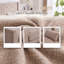 Banc rembourré moderne avec accoudoirs et traversins - Lit de jour polyvalent, banc de chambre à coucher, siège d'appoint-131633242