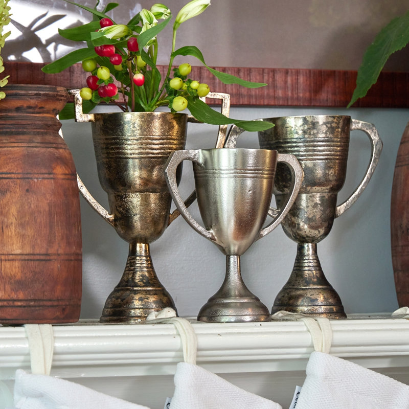 Coupe trophée vintage - 8,9 cm (L) x 17 cm (l) x 17,8 cm (H) - Argent