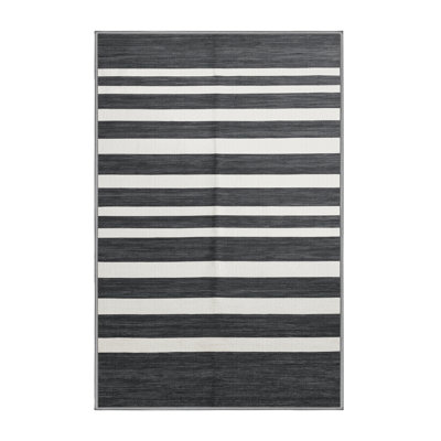 Tapis gris à rayures horizontales lavable à la machine