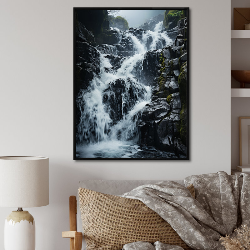 Chute d'eau dynamique sur toile, Cadre flottant noir, H 44 po x l 34 po x P 1,5 po