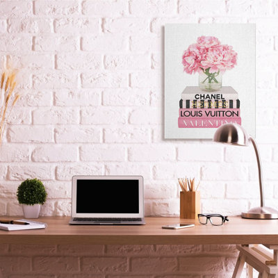 «Roses On Top Of Pink Fashion Icon» par Amanda Greenwood, reproduction d'art graphique sur toile