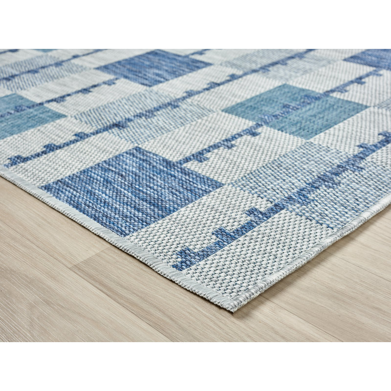 Tapis d'intérieur / extérieur en polypropylène tissé à la machine Tillee, Bleu, 7 pi 10 po x 9 pi 10 po