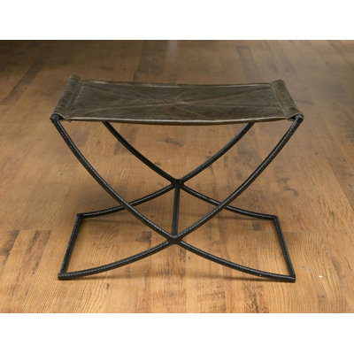 Tabouret en métal Hermilda