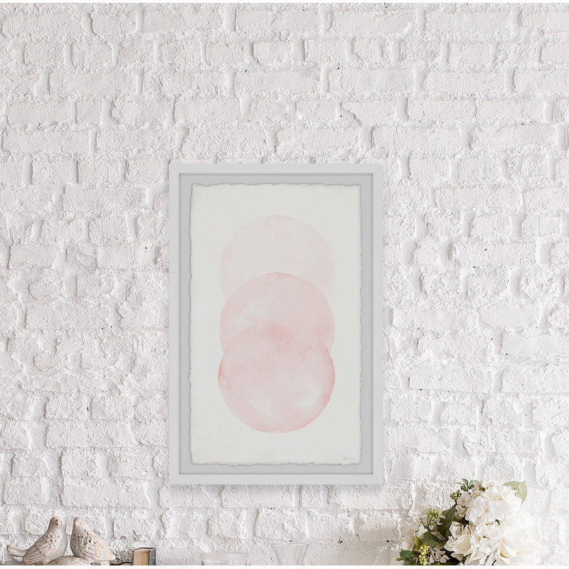 «Three Pink Circles», reproduction encadrée, H 18 po x l 12 po x P 1,5 po