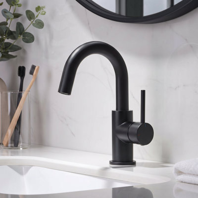 Circular Single Hole Bathroom Faucet with Drain Assembly