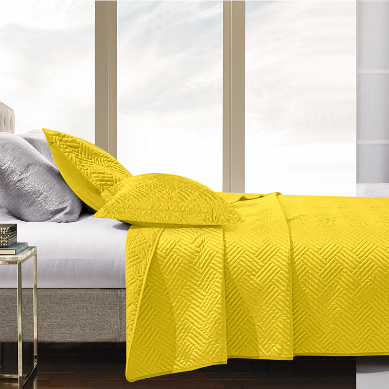 3 Pieces Quilt Set, Silk Satin Geometric Pattern Quilted Coverlet Set (1 Quilt, 2 Pillow Shams) - NTBAY, King, Yellow