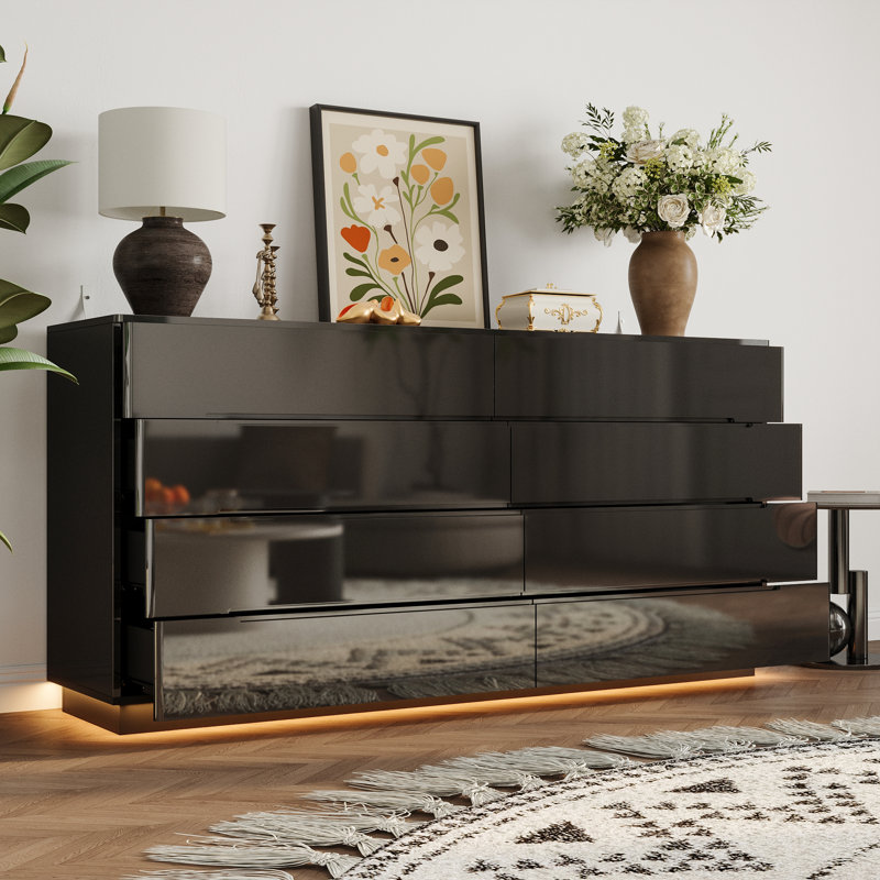 Commode 8 tiroirs avec finition brillante et lumière chaude, Noir