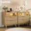 Commode 2 tiroirs pour chambre à coucher, commode en bois de 23,6 po avec lumières DEL et station de charge, meuble télé en bois cannelé avec poignée dorée, commode moderne pour placard, salon, couloir