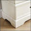 Armoire en verre blanc avec 2 portes, 1 tiroir, tablettes réglables et éclairage interne pour la présentation et le rangement-438379906