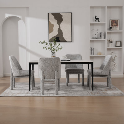 Ensemble de 4 chaises de salle à manger modernes blanches, revêtement en chenille moelleux avec dossier haut incurvé et pieds en bois d'hévéa pour une assise confortable