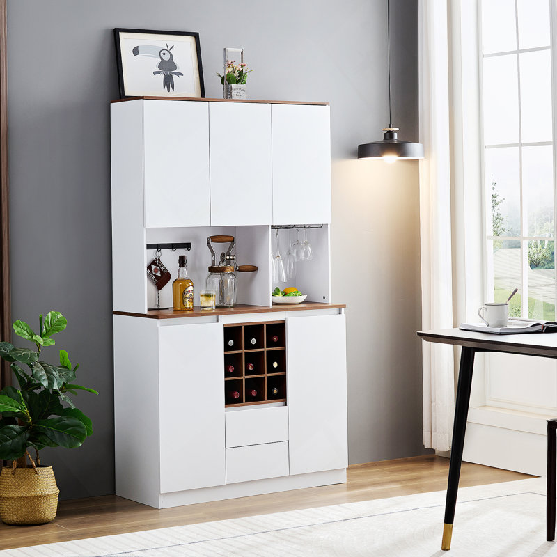 Garde-manger avec tablettes, portes