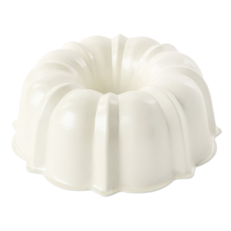 Nordic Ware Classic Cake Pan, 9.1" H x 26.2" W x 26.2" D