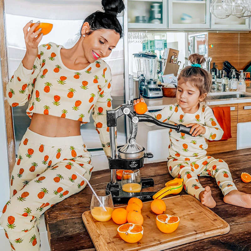 Zulay Kitchen Large Manual Fruit Juicer Press - Heavy Duty Commercial Citrus Juicer, Black