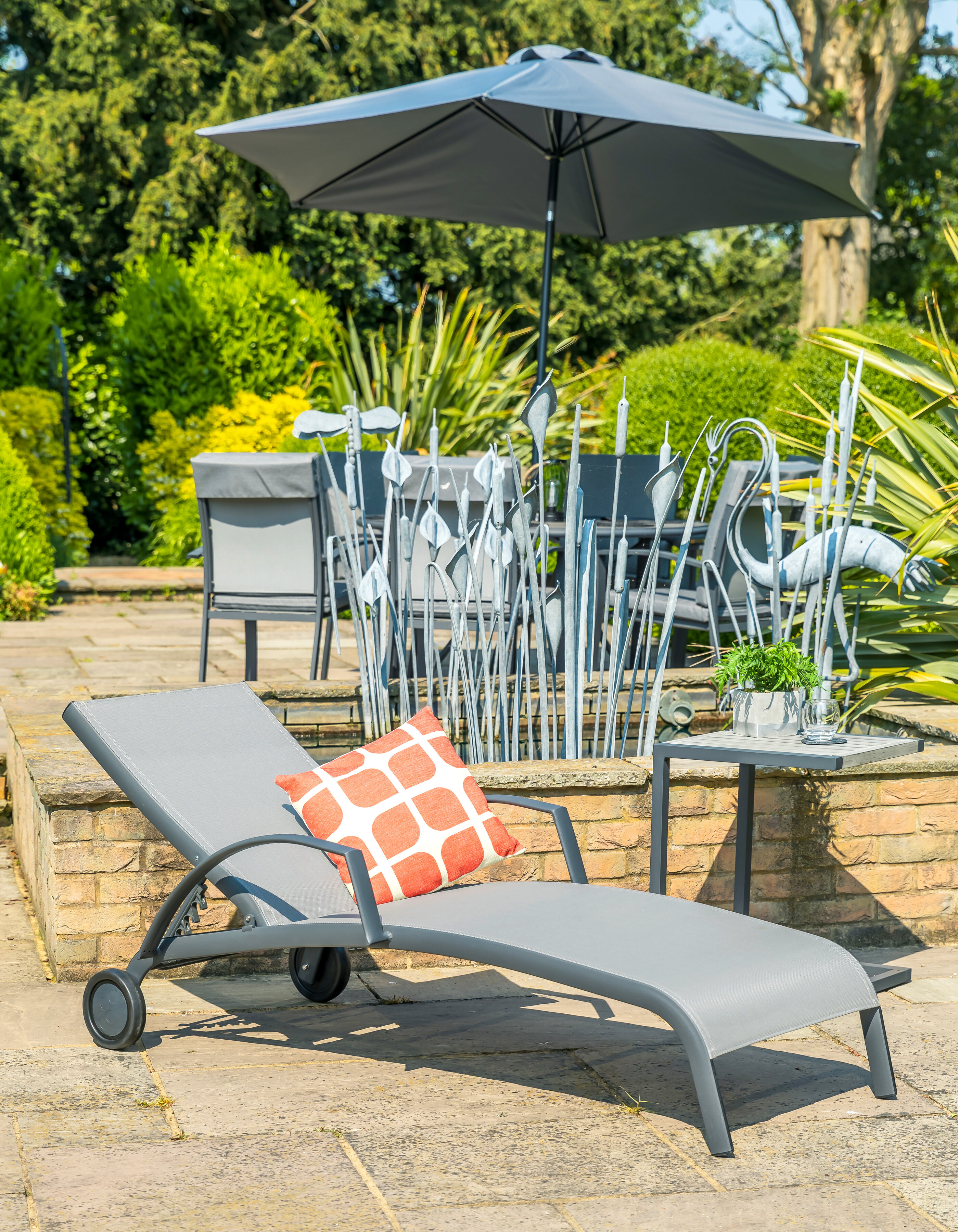 Lg outdoor discount milano sun lounger