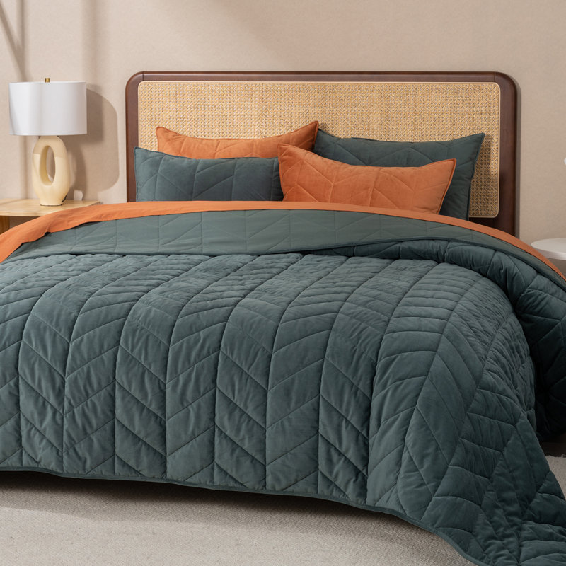 Ultra Soft Velvet Quilt Set, Dark Green, King Quilt + 2 King Shams