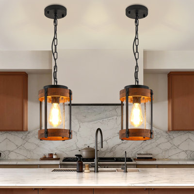 1 ‑ Suspension lanterne rustique style ferme, aspect bois et noir mat, avec verre bullé, idéale pour îlot de cuisine ou entrée.