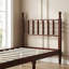 Lit plateforme simple en bois-375844207