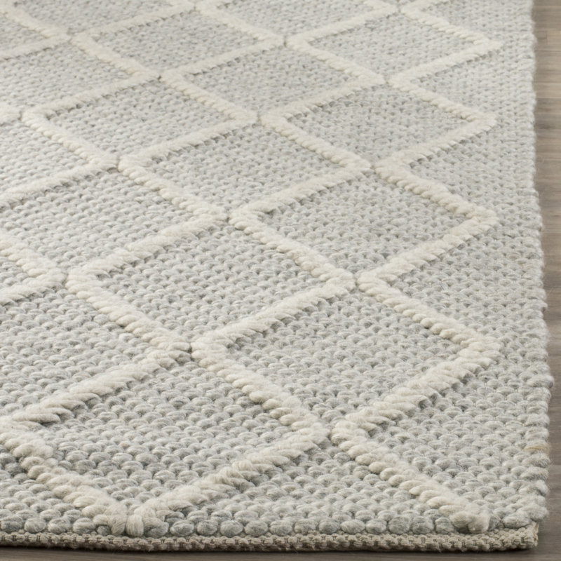 Russo Hand Woven Wool/Viscose Geometric Rug in Silver/Ivory, Rectangle 10' x 14'