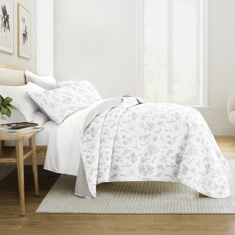 Full Gray Reversible Microfiber Quilt Set with Floral Pattern