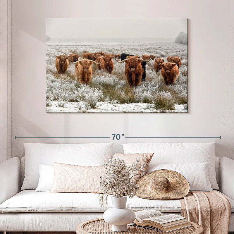 Winter Highland Cows, H 32 po x l 48 po