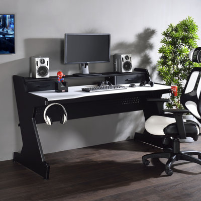 Bureau de jeu noir et blanc