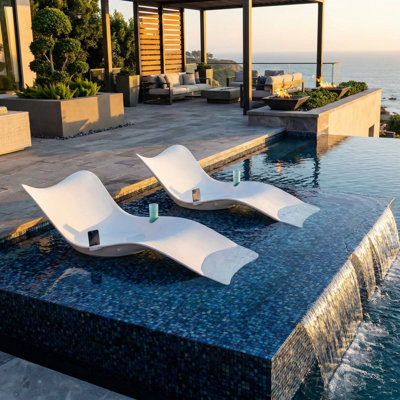 Wave Outdoor Chaise Lounge