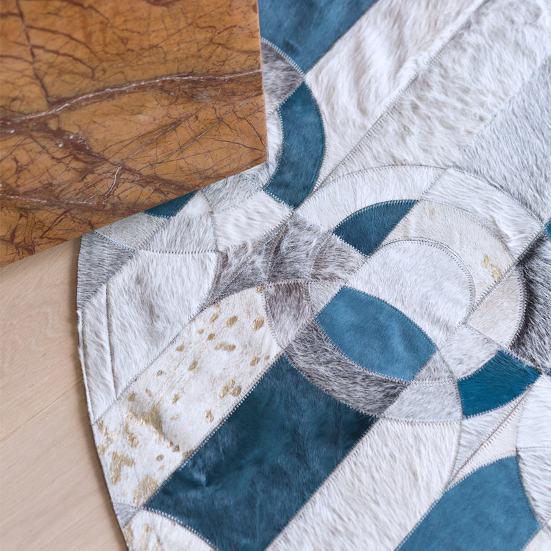Cowhide Area Rug, Round 4'11''