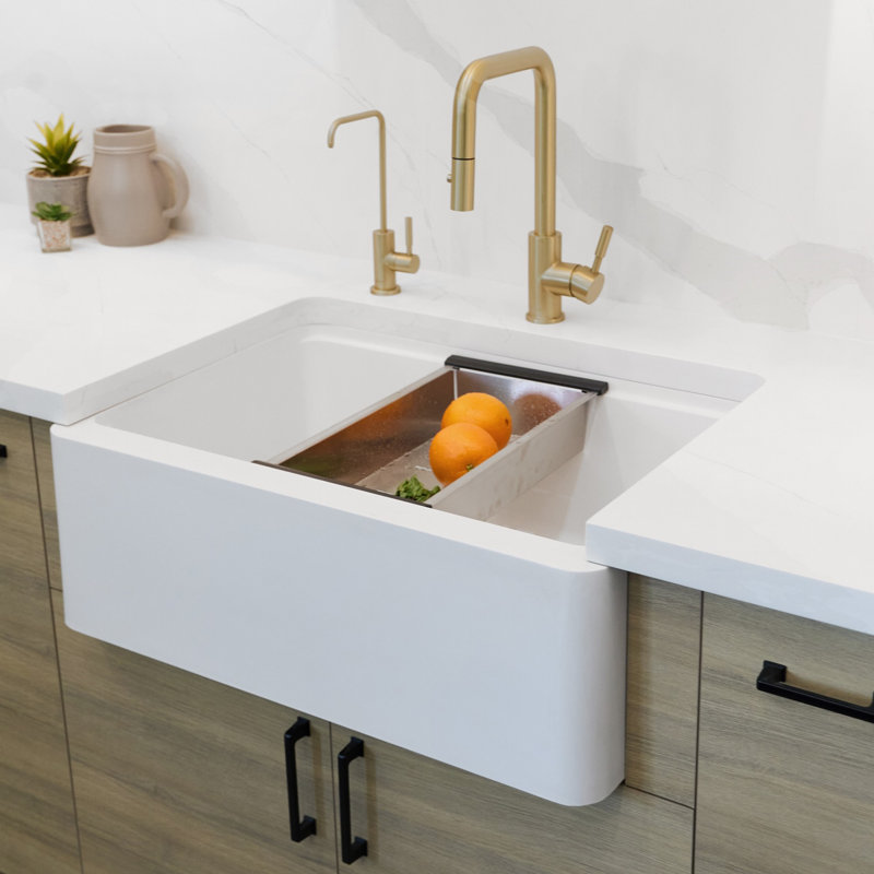 Évier de cuisine 30 po x 21 po en composite de granite blanc à simple cuve à tablier frontal / à tablier frontal avec accessoires intégrés