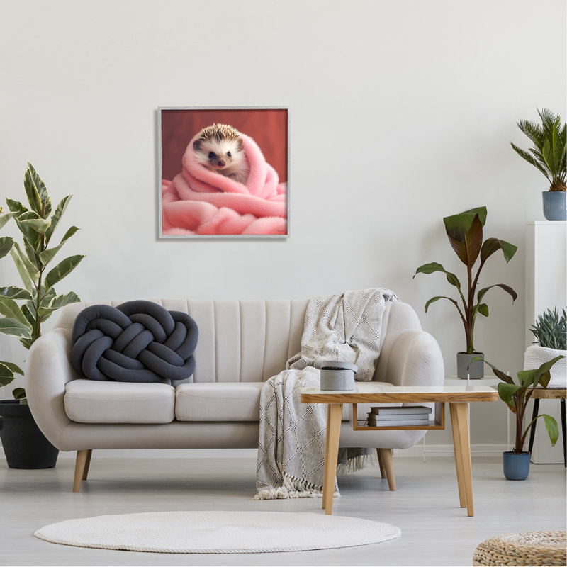«Baby Hedgehog in Couverture» par Roozbeh, reproduction de photo sur toile, Estampe numérique Farmhouse, H 17 po x l 17 po
