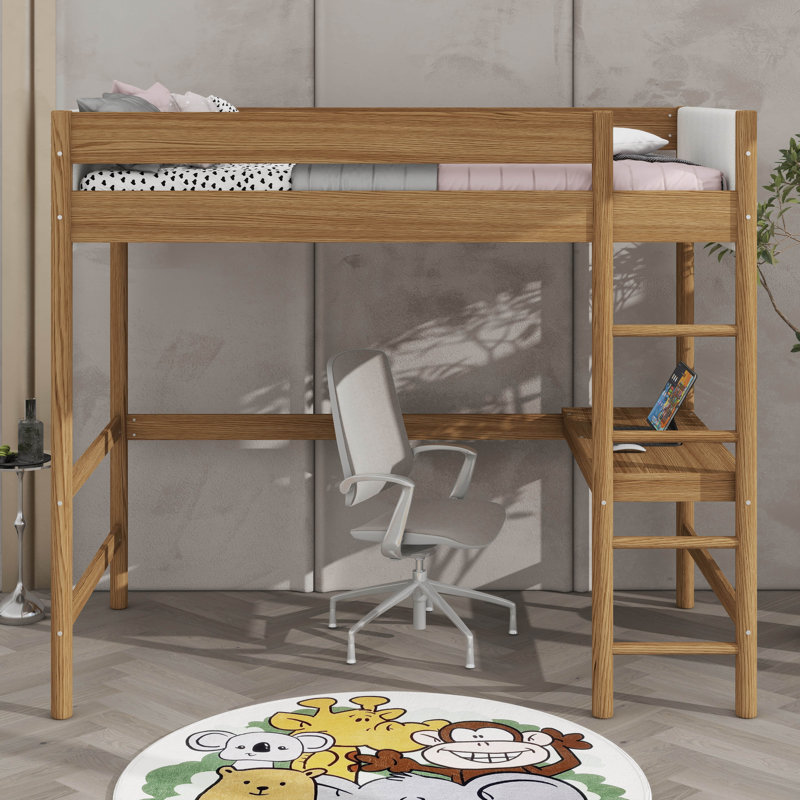 Lit mezzanine simple intégré à un bureau et revêtu de tissu molletonné moelleux