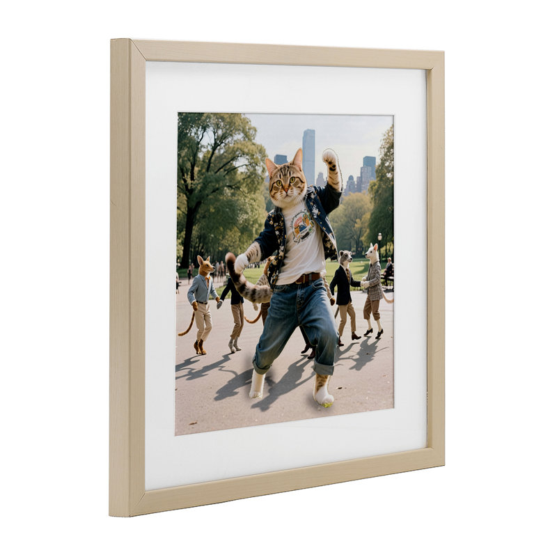 «Stylish Cat Dancing in Park», reproduction encadrée sous verre, conception de CAD Designs, H 13 po x l 13 po