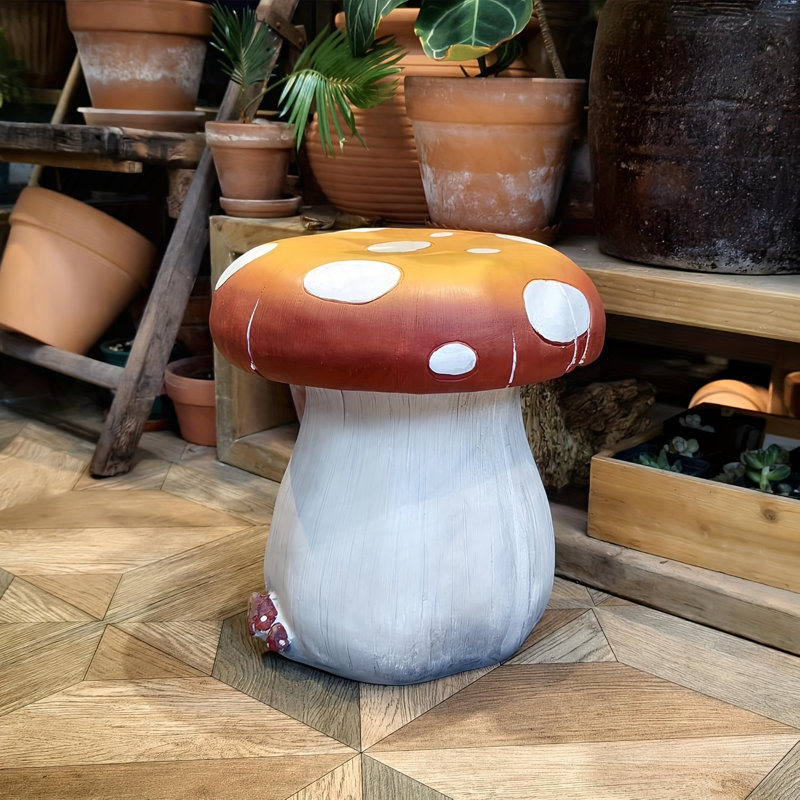 Statue de champignon surdimensionnée en résine