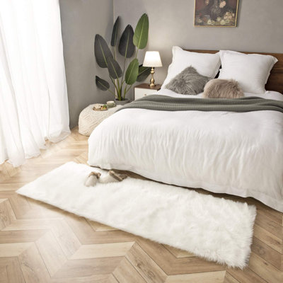 Tapis blanc à poils longs Haja Fluffy