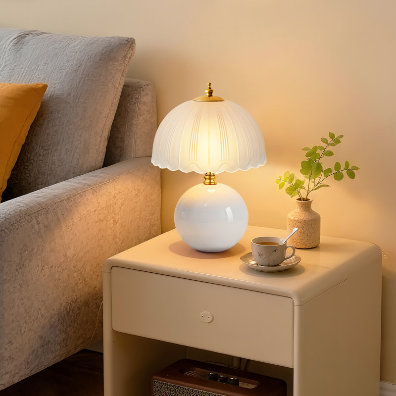 Lampe de table en céramique 11,8 po, lampe de chevet avec abat-jour en verre, interrupteur à bascule à 3 voies, petite lampe de table de chevet pour chambre à coucher, salon, bureau, blanc