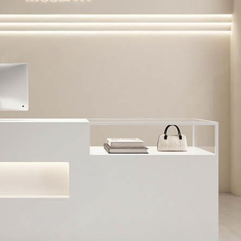 Vitrine haut de gamme luxueuse et lumineuse, H 39,37 po x l 59,05 po x P 23,62 po