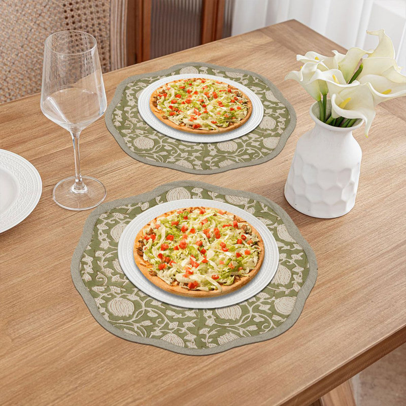Fabdivine 15"Sophisticated Scalloped Placemats - 6 Kamal