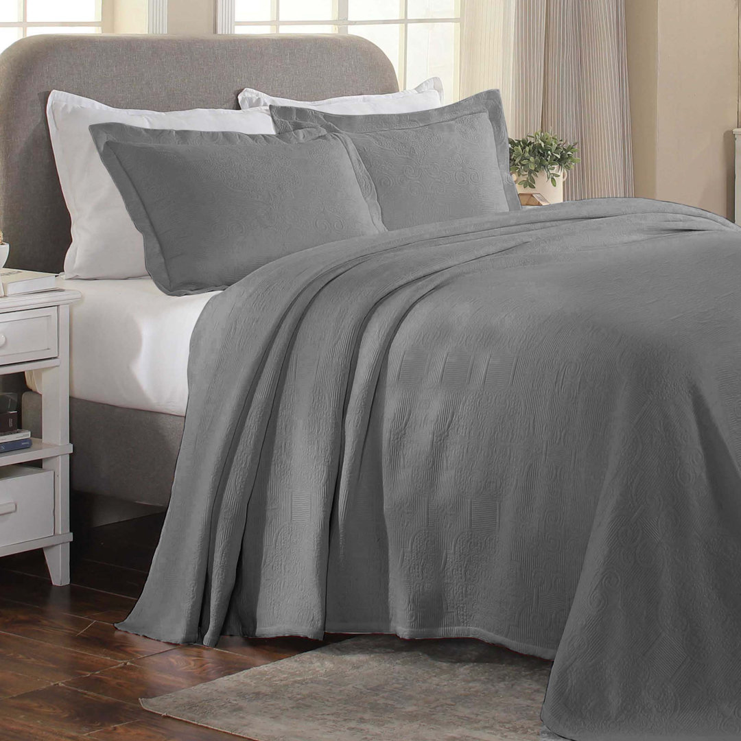 Superior Florin Matelasse Jacquard Scrolling Medallion Cotton Bedspread Set With Pillow Shams Superior 