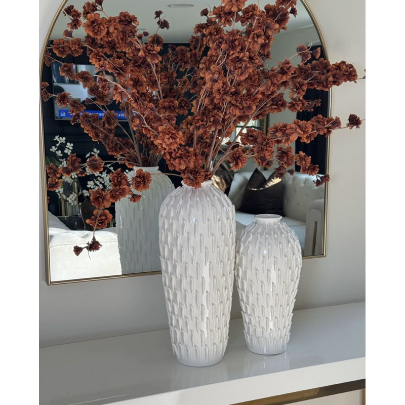 Ornement décoratif de luxe en céramique blanche, 17.99" H x 7.09" W x 7.09" D