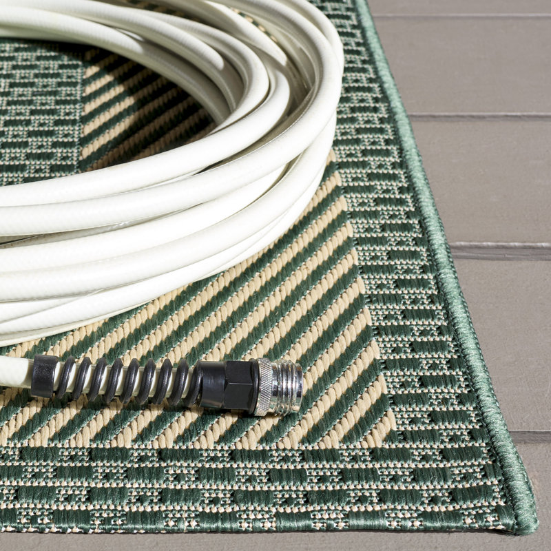 Tapis d'intérieur tissé à la machine Courtyard, Rectangle 5 pi 3 po x 7 pi 7 po