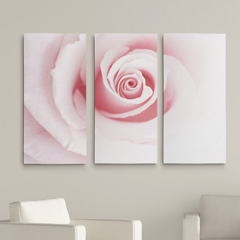 « rose excellence », impression multi-pièces sur toile, H 24 po x l 36 po x P 1,5 po
