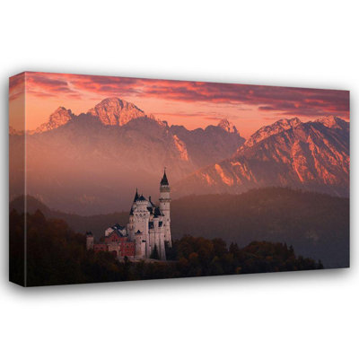 «Loon Peak® Rericha, Daniel», art sur toile tendue: Red Morning Above The Castle